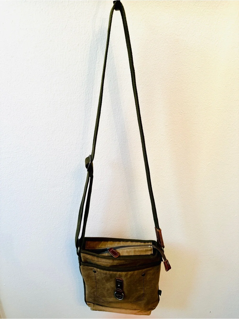 TSD BRAND Forest 100% Cotton Canvas Crossbody bag
